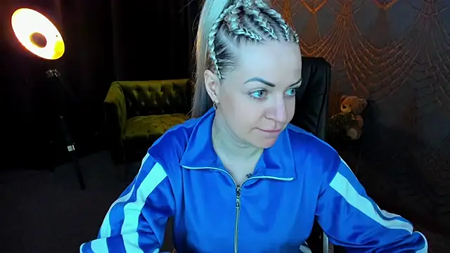 Snapshot of Anna_Snows chatting on 04.08.26 Anna Snows online show from 04.08.26