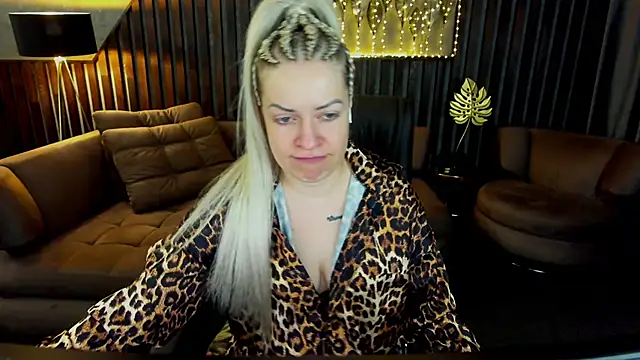 Snapshot of Anna_Snows chatting on 04.11.26 Anna Snows online show from 04.11.26