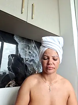 Snapshot of Ella_sweety00 chatting on 06.16.26 Ella sweety00 online show from 06.16.26