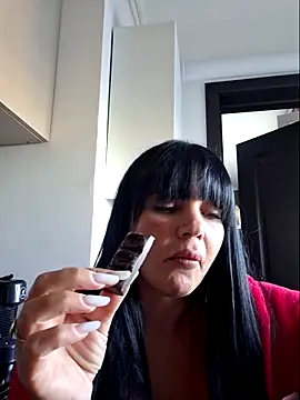 Snapshot of Ella_sweety00 chatting on 06.18.26 Ella sweety00 online show from 06.18.26