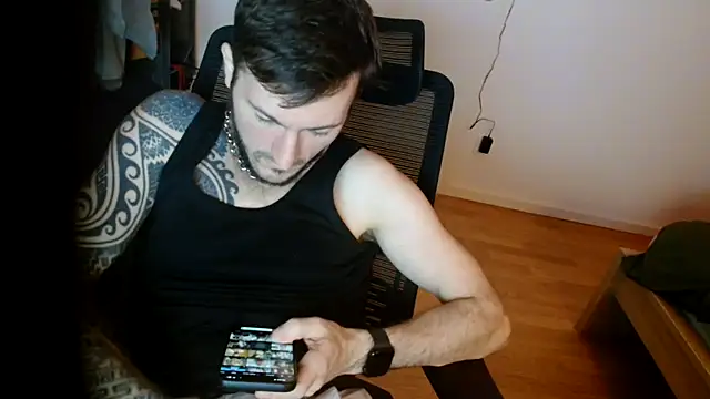 Snapshot of th1_ chatting on 02.15.26 th1 online show from 02.15.26