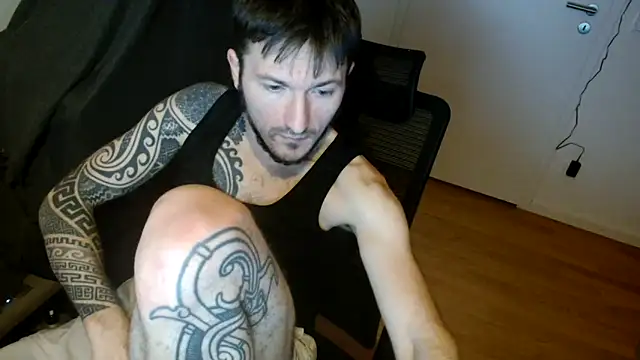 Snapshot of th1_ chatting on 02.16.26 th1 online show from 02.16.26