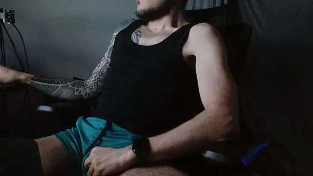 Snapshot of th1_ chatting on 02.25.26 th1 online show from 02.25.26