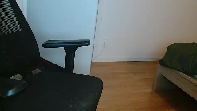 Snapshot of th1_ chatting on 02.26.26 th1 online show from 02.26.26