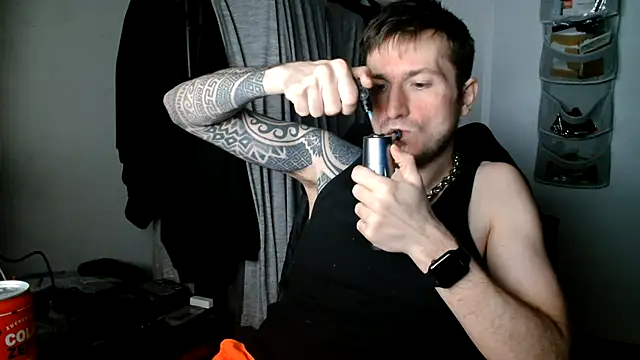 Snapshot of th1_ chatting on 04.01.26 th1 online show from 04.01.26