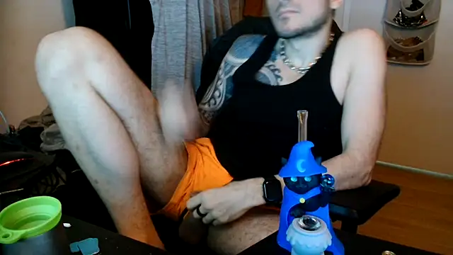 Snapshot of th1_ chatting on 04.02.26 th1 online show from 04.02.26