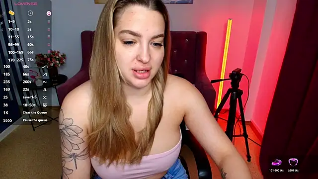 Snapshot of Emma__Ross chatting on 06.13.26 Emma Ross online show from 06.13.26