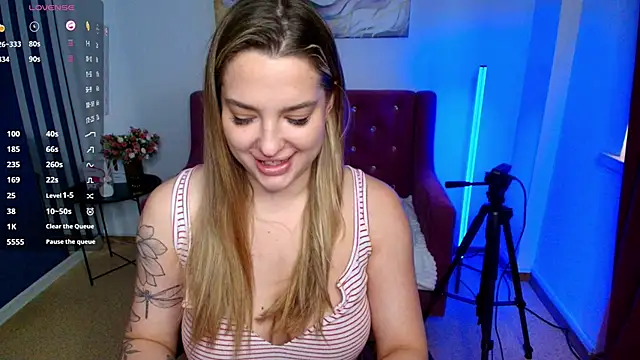 Snapshot of Emma__Ross chatting on 06.14.26 Emma Ross online show from 06.14.26