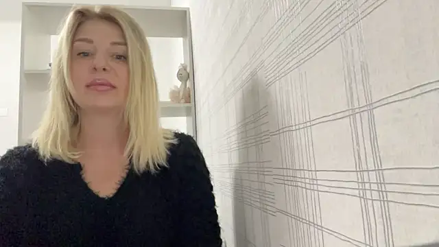 Blondie xoxoxo online show from 09.26.25