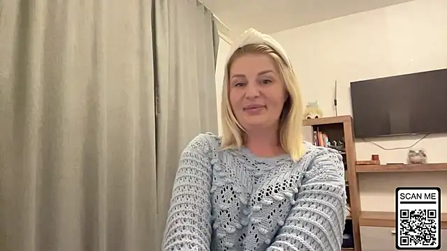 Blondie xoxoxo online show from 10.04.25