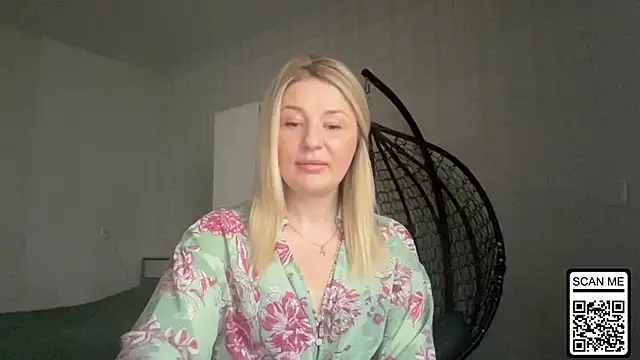Blondie xoxoxo online show from 04.25.26