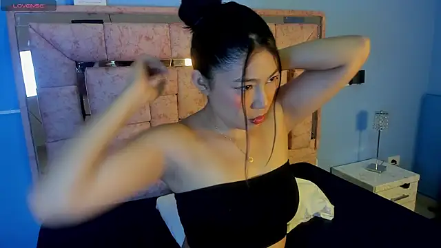 Snapshot of LICKY_LOV chatting on 11.07.25 LICKY LOV online show from 11.07.25