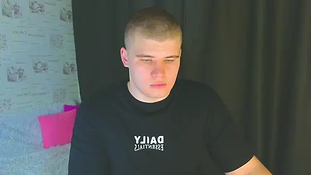 Snapshot of kittenmurr chatting on 09.20.25 kittenmurr online show from 09.20.25