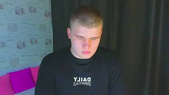 Snapshot of kittenmurr chatting on 09.23.25 kittenmurr online show from 09.23.25