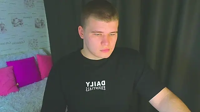 Snapshot of kittenmurr chatting on 09.29.25 kittenmurr online show from 09.29.25