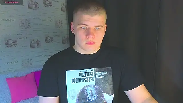 Snapshot of kittenmurr chatting on 10.12.25 kittenmurr online show from 10.12.25