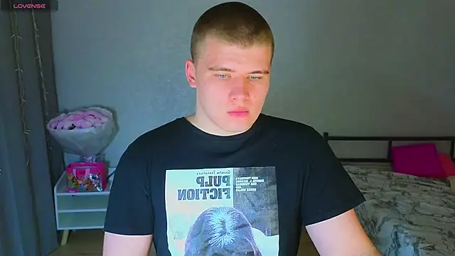 Snapshot of kittenmurr chatting on 10.19.25 kittenmurr online show from 10.19.25