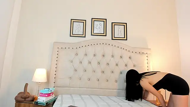 natasha moreno online show from 04.22.26