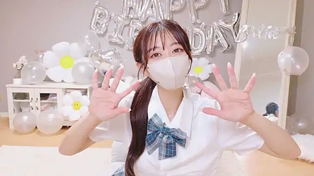 Snapshot of Yuna-ch chatting on 10.12.25 Yuna-ch online show from 10.12.25