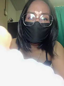 Snapshot of melyiaaa chatting on 02.15.26 melyiaaa online show from 02.15.26