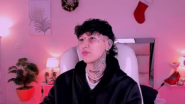 Snapshot of Luci_Rose chatting on 01.10.26 Luci Rose online show from 01.10.26