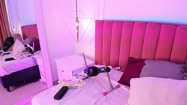 Tessa Sinclaire online show from 04.25.26