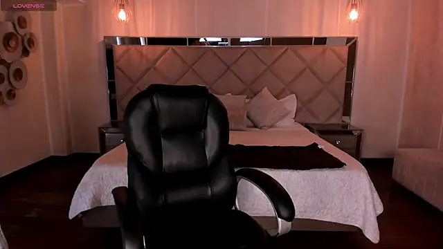 MilaColeman online show from 11.03.25