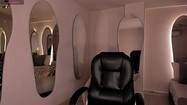 AmberColors  online show from 11.18.25