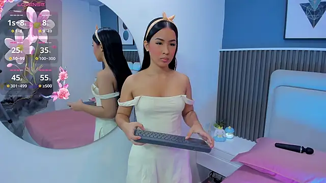 lily  star online show from 11.19.25