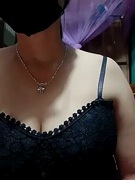 Snapshot of Nana-bar chatting on 10.01.25 Nana-bar online show from 10.01.25