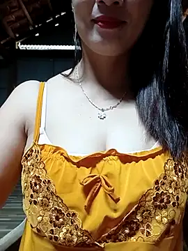 Snapshot of Nana-bar chatting on 10.11.25 Nana-bar online show from 10.11.25