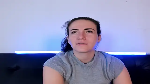 Snapshot of katalella_brown1 chatting on 09.25.25 katalella brown1 online show from 09.25.25