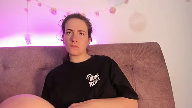 Snapshot of katalella_brown1 chatting on 09.26.25 katalella brown1 online show from 09.26.25