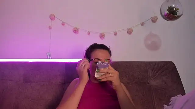 Snapshot of katalella_brown1 chatting on 10.03.25 katalella brown1 online show from 10.03.25