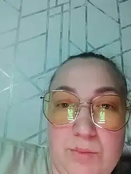 Snapshot of Kiss_Eva chatting on 12.24.24 Kiss Eva online show from 12.24.24