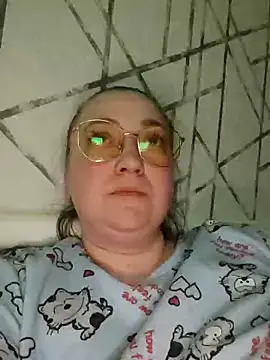 Snapshot of Kiss_Eva chatting on 03.06.25 Kiss Eva online show from 03.06.25