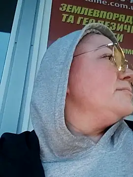 Snapshot of Kiss_Eva chatting on 03.10.25 Kiss Eva online show from 03.10.25