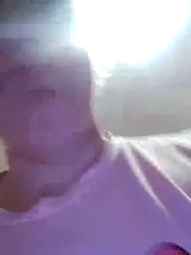 Snapshot of Kiss_Eva chatting on 10.15.25 Kiss Eva online show from 10.15.25