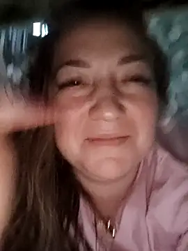 Snapshot of Kiss_Eva chatting on 12.21.25 Kiss Eva online show from 12.21.25