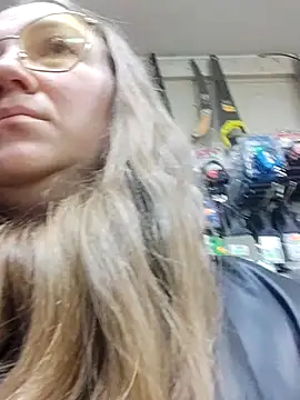 Snapshot of Kiss_Eva chatting on 02.05.26 Kiss Eva online show from 02.05.26