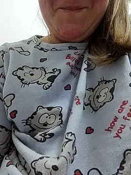 Snapshot of Kiss_Eva chatting on 02.10.26 Kiss Eva online show from 02.10.26