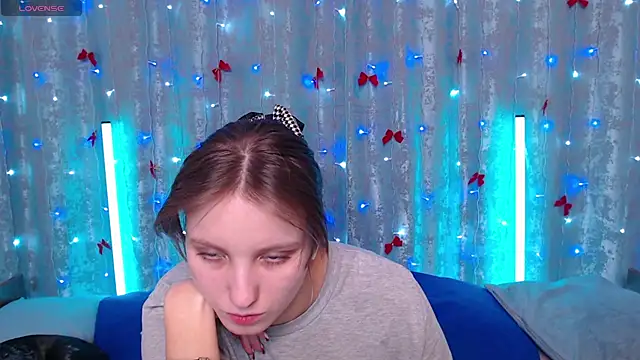 Snapshot of Leonaalove chatting on 02.06.26 Leonaalove online show from 02.06.26