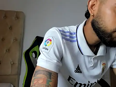 adri sexboy229 online show from 09.12.25