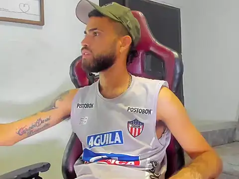 adri sexboy229 online show from 09.18.25