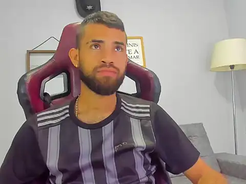 adri sexboy229 online show from 09.19.25