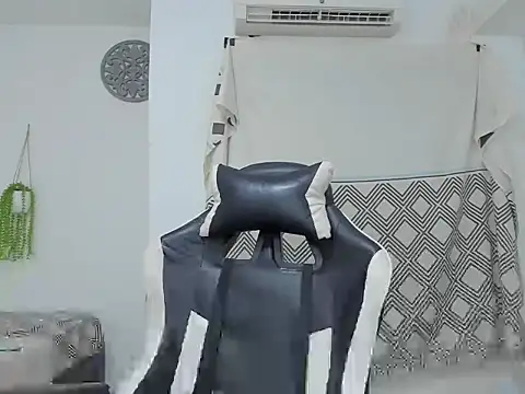 adri sexboy229 online show from 10.11.25