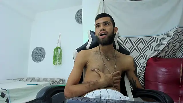 adri sexboy229 online show from 10.12.25