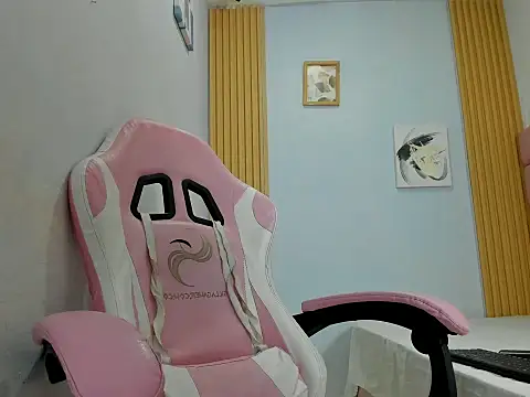 adri sexboy229 online show from 10.25.25