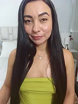 Snapshot of Ms_milarose chatting on 12.20.25 Ms milarose online show from 12.20.25