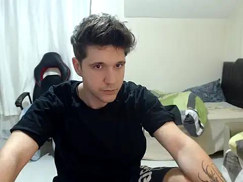 Snapshot of 2handsomemann chatting on 10.04.25 2handsomemann online show from 10.04.25